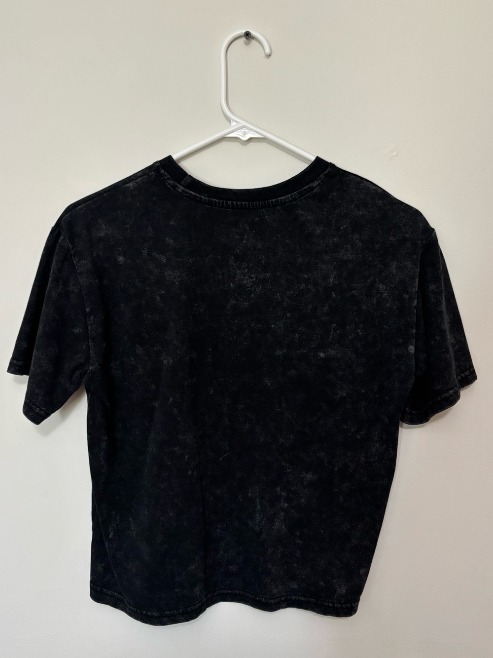 Model cropped tee - Picture 3 of 3